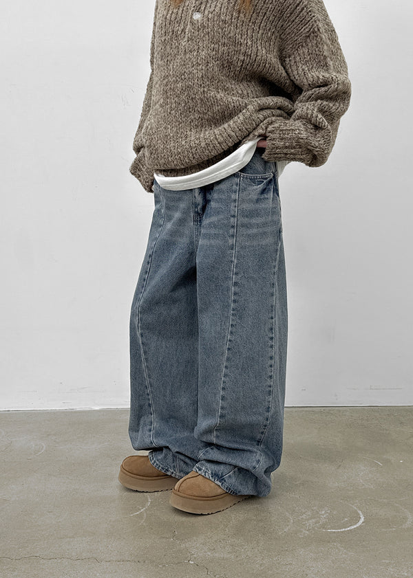 Hollang Curved Cut Washed Wide Denim Pants
