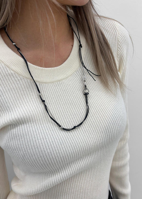 Foreng Knot Silver Ball Necklace