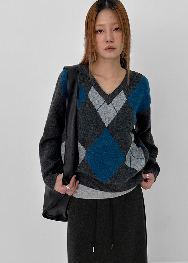 Vintrill Argyle V-Neck Knit