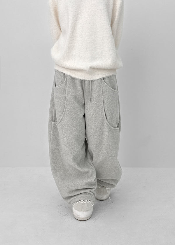 (UNISEX) Wicket Cut Balloon Fleece Wide Banding Pants
