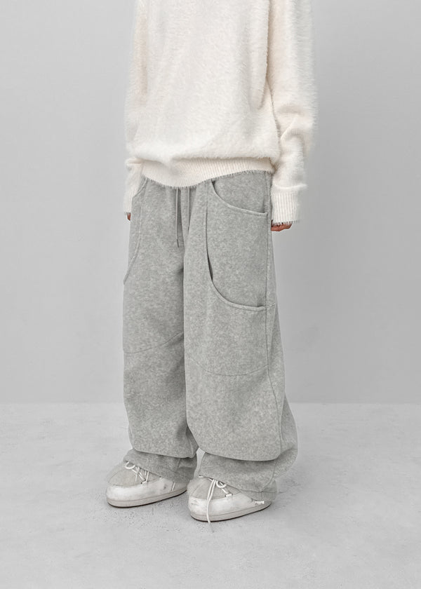 (UNISEX) Wicket Cut Balloon Fleece Wide Banding Pants