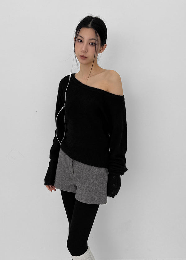 Crovan Wool Sleeve Button Off-shoulder Knit
