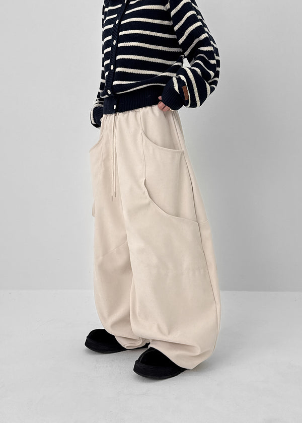 Turning Cut Balloon Wide Fleece Banding Pants