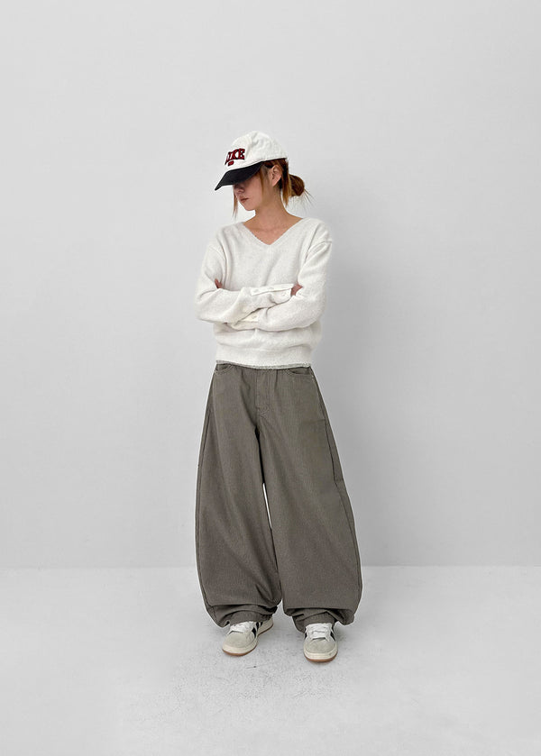 Rohendi V-neck Button Wool Knit