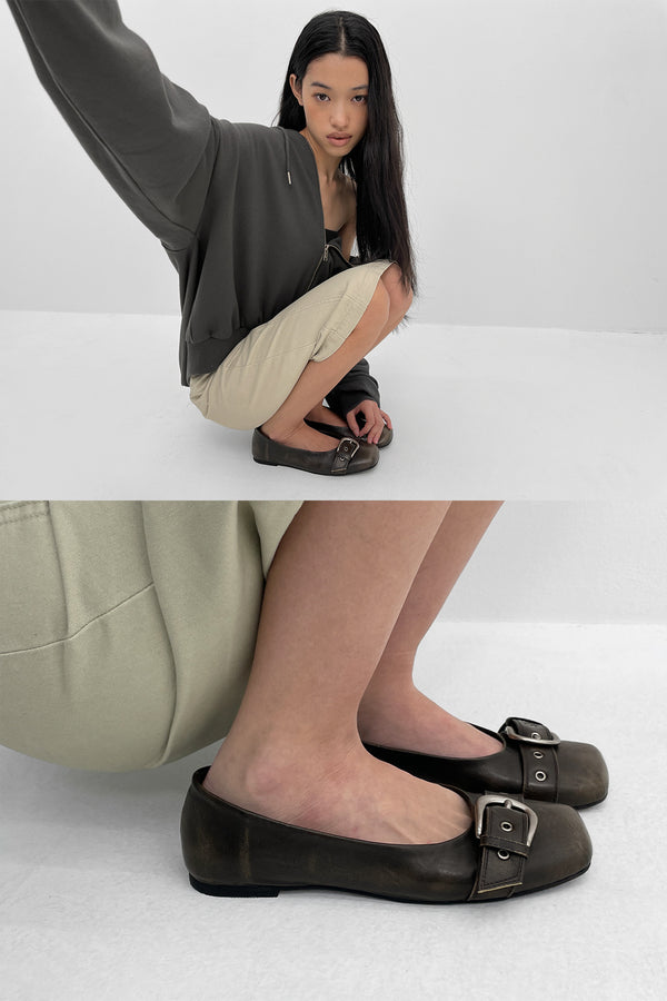 [MADE] Mogeller Washed Leather Flat Shoes