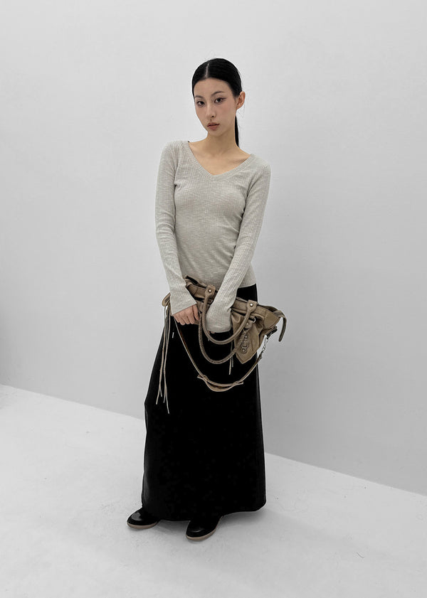 [MADE] Diloa V-Neck Long-Sleeve Tee (Modal 38%)