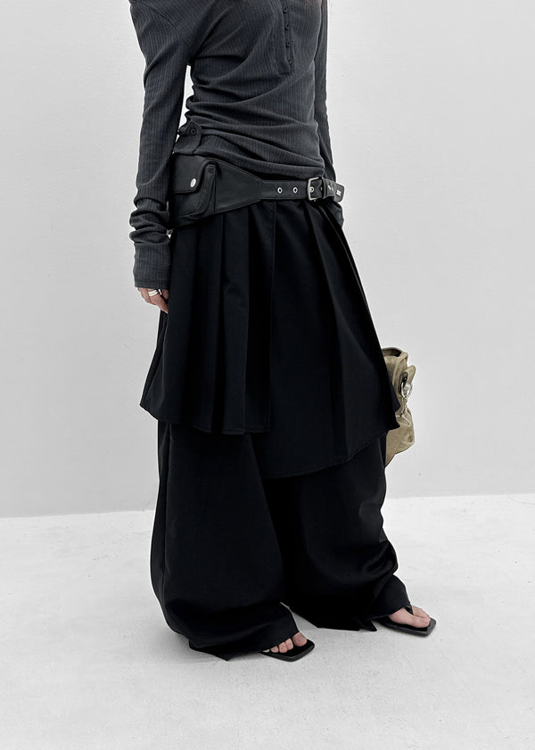 Bereung Strap Layered Skirt Slacks
