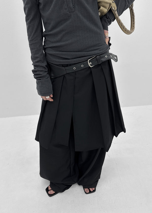 Bereung Strap Layered Skirt Slacks