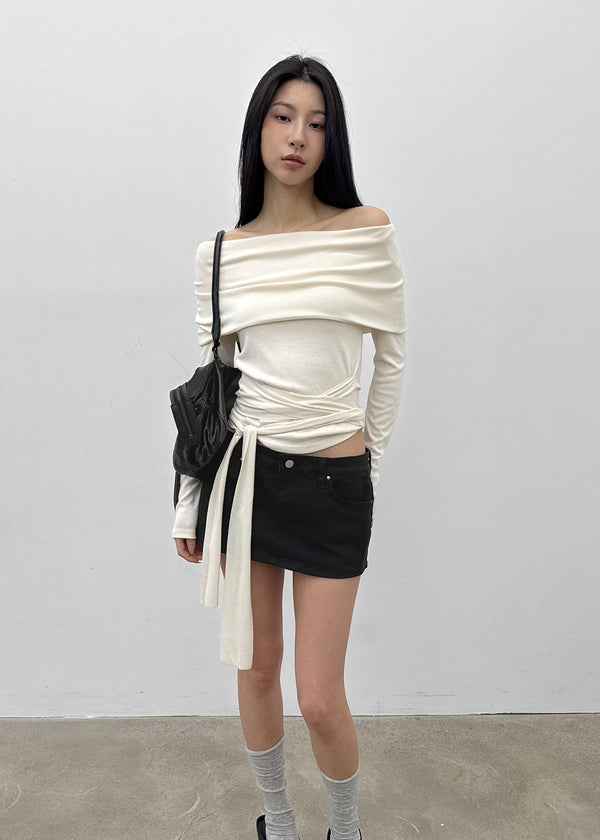 [MADE] Yelty Off-Shoulder Strap Long-Sleeve Tee