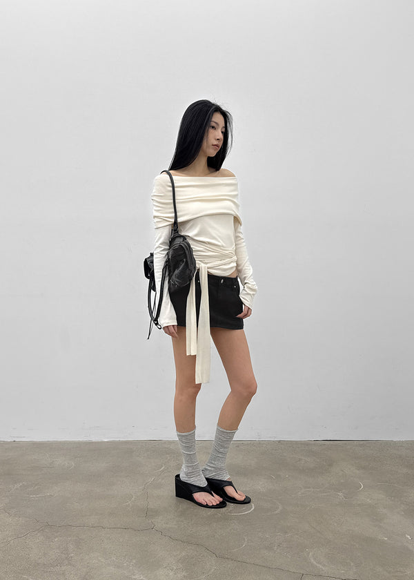 [MADE] Yelty Off-Shoulder Strap Long-Sleeve Tee
