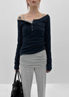 Wonshoi Pocket Button Off-shoulder Long Sleeve T-shirt