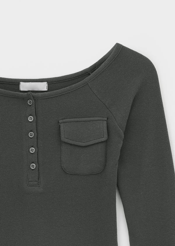 Wonshoi Pocket Button Off-shoulder Long Sleeve T-shirt