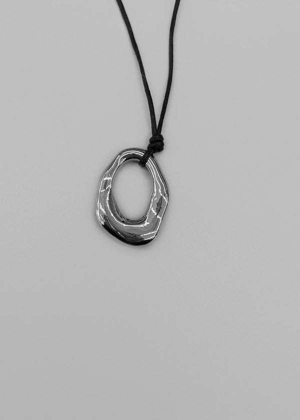 Looking Drop Silver Pendant Necklace