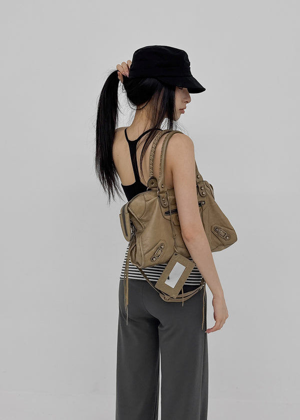 [MADE] Perky Back-Point Sleeveless Top (Built-in Cap)