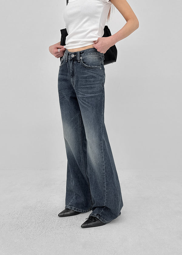 Colnat Diagonal Cut Wide Bootcut Denim Pants