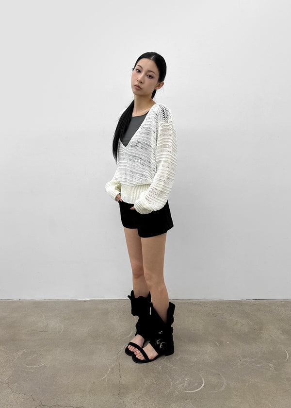 Kipong Deep V-neck Net Knit