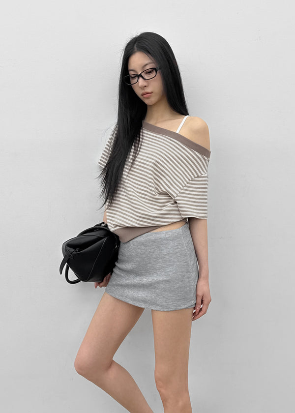 [MADE] Welco Stripe Off-Shoulder Short Sleeve Top