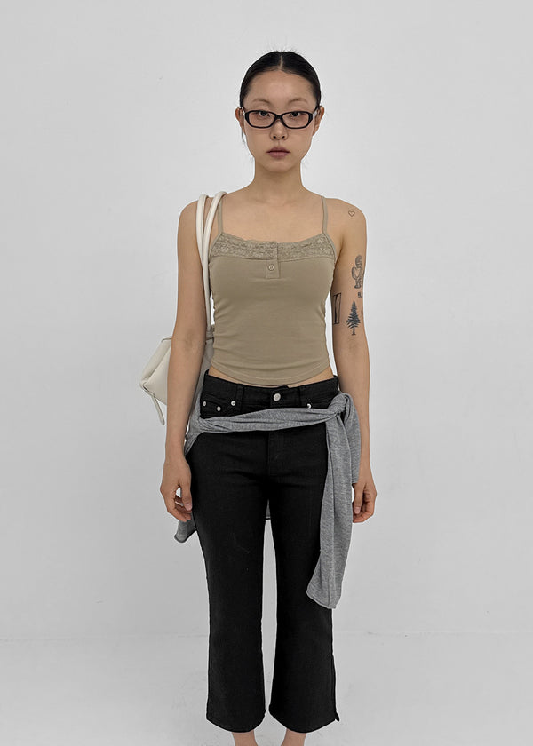 Shupong Henley Neck Lace Crop Sleeveless (Built-in Cap)