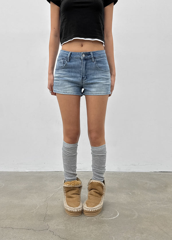 V-An Back Pocket Denim Shorts