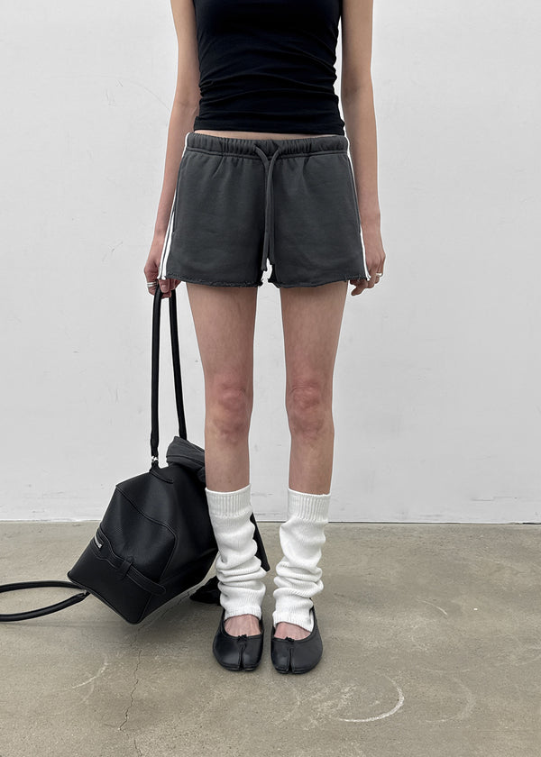 Onel Low-Waist Line Banding Shorts