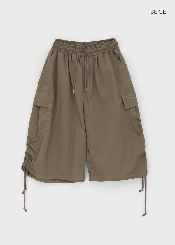 (UNISEX) Kanchok Shirred Cargo Nylon Bermuda Shorts