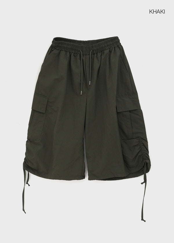 (UNISEX) Kanchok Shirred Cargo Nylon Bermuda Shorts