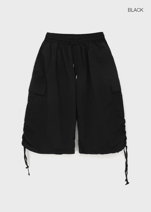 (UNISEX) Kanchok Shirred Cargo Nylon Bermuda Shorts