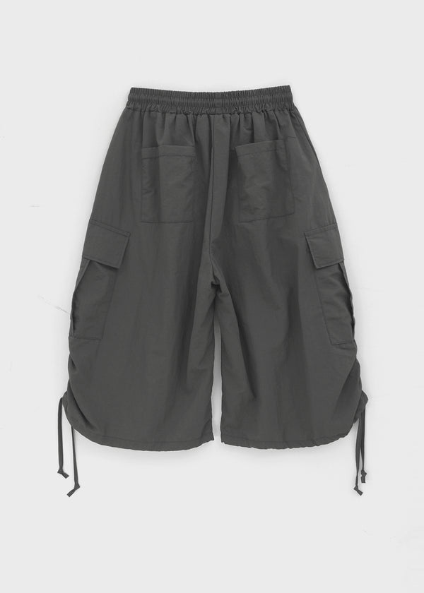 (UNISEX) Kanchok Shirred Cargo Nylon Bermuda Shorts