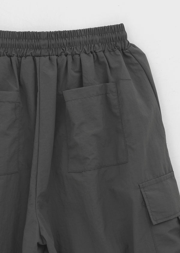 (UNISEX) Kanchok Shirred Cargo Nylon Bermuda Shorts