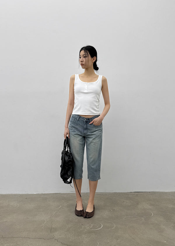Deveral Capri Denim Pants