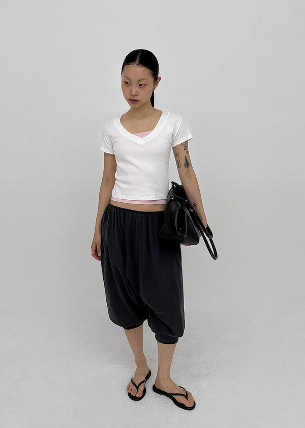Colfer Deep V-neck Semi-crop Short Sleeve Tee