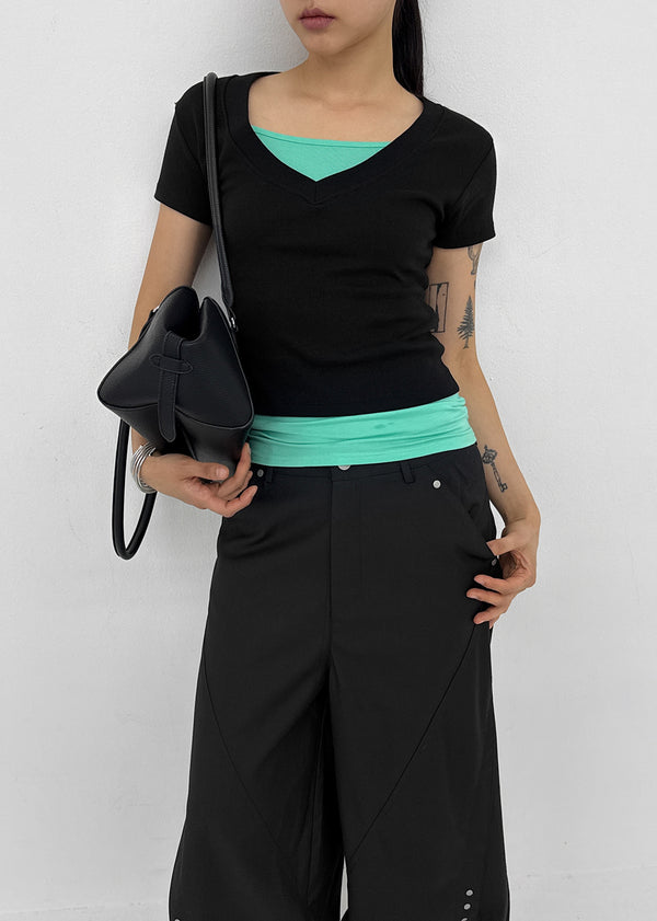 Colfer Deep V-neck Semi-crop Short Sleeve Tee