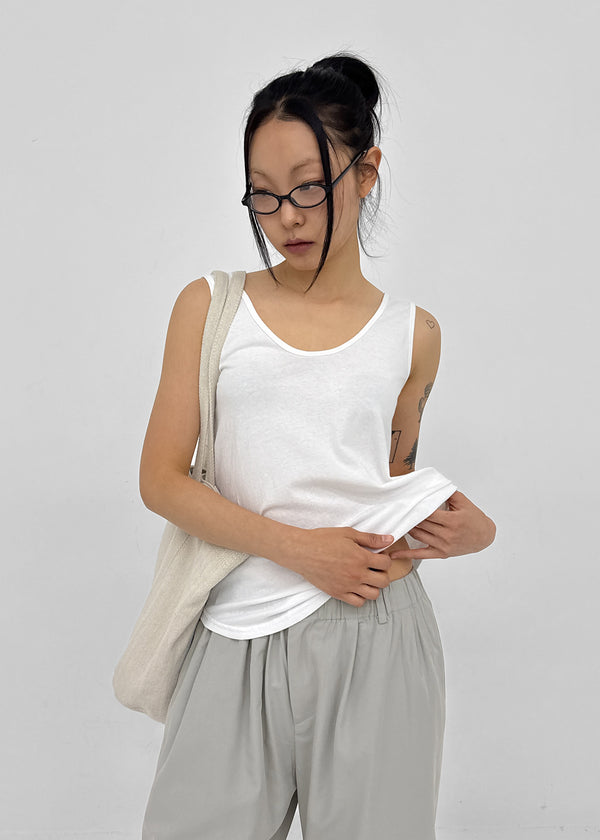 Mikas Loose Fit U-neck Sleeveless