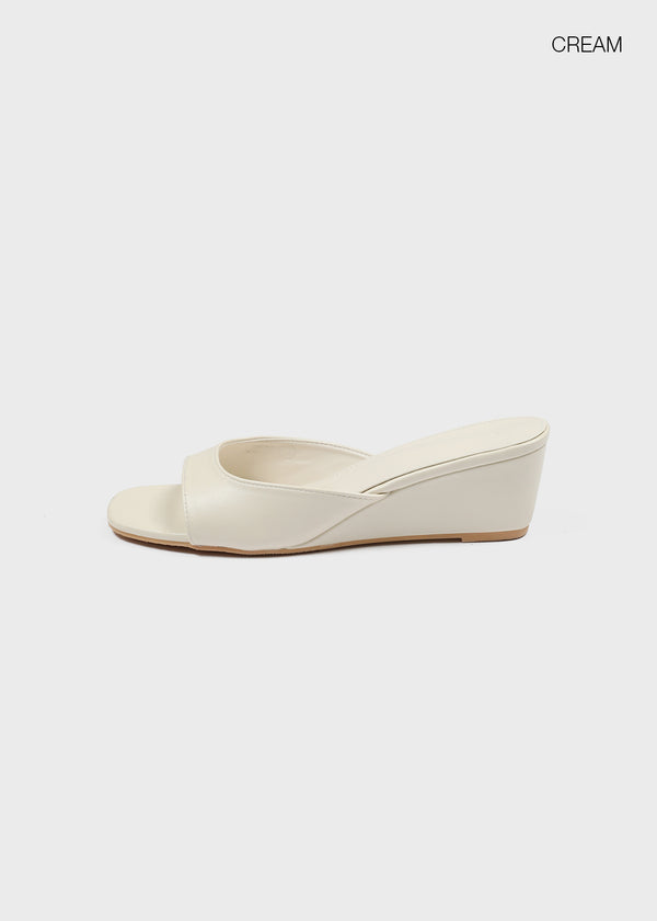 Tuels Middle Wedge Heels