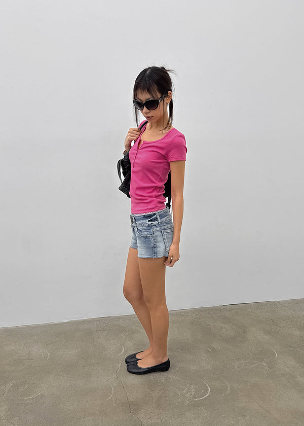 [MADE] Dutsby Henley Short Sleeve Top