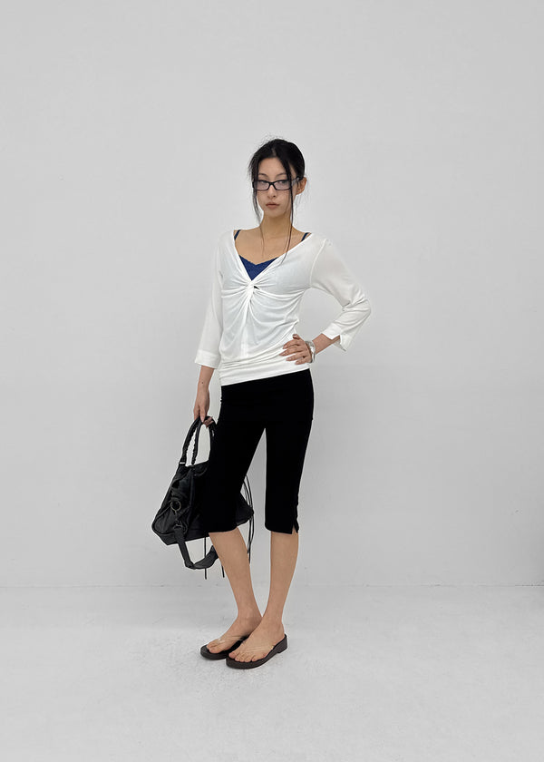 Rompoing Twisted V-neck Sleeveless Tee