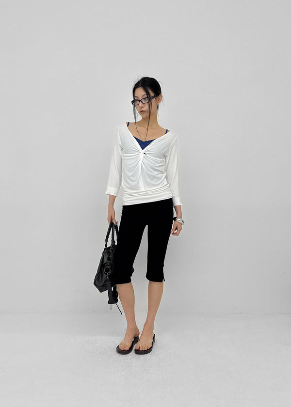 Rompoing Twisted V-neck Sleeveless Tee