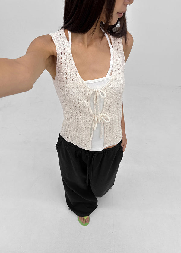 Seoru Lace Rounded Halter Sleeveless
