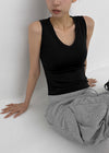 [MADE] Quroti V-Neck Sleeveless Top (Built-in Cap)