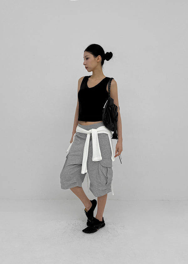 [MADE] Quroti V-Neck Sleeveless Top (Built-in Cap)
