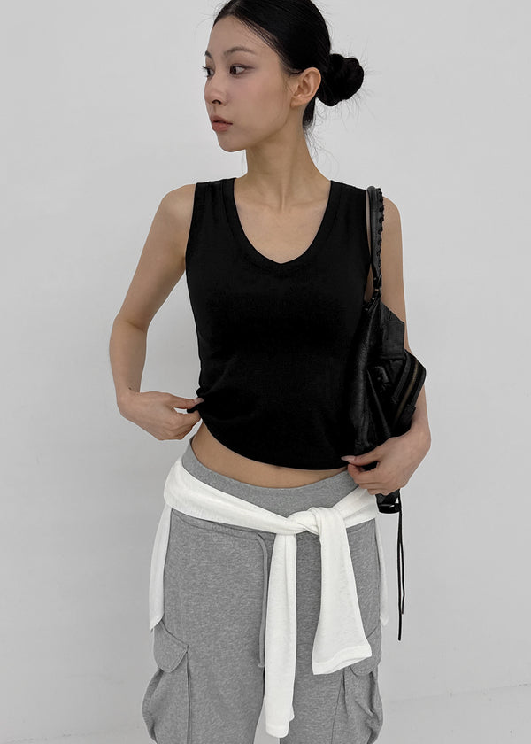 [MADE] Quroti V-Neck Sleeveless Top (Built-in Cap)
