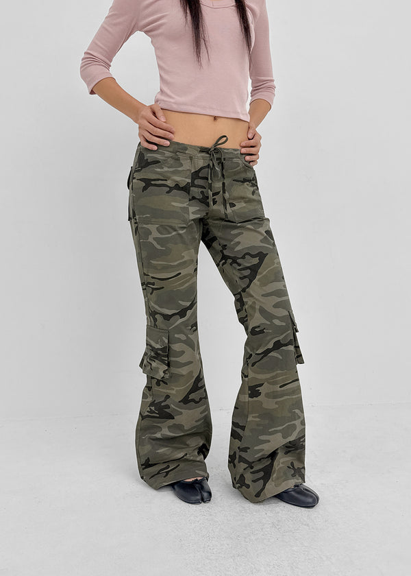 Relting Camo Low-waist Bootcut Pants