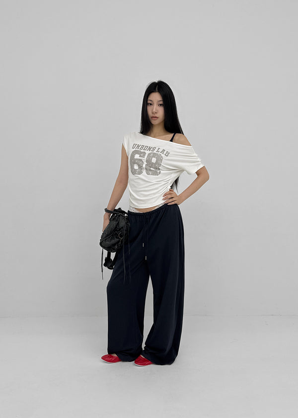 Diez Asymmetrical Off-shoulder Short Sleeve Tee