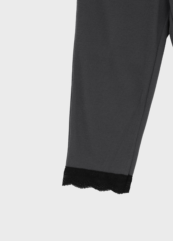 Tempo Lace Capri Leggings