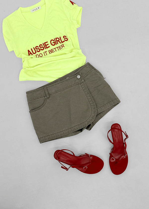 Hironing Lettering V-neck Short Sleeve T-shirt