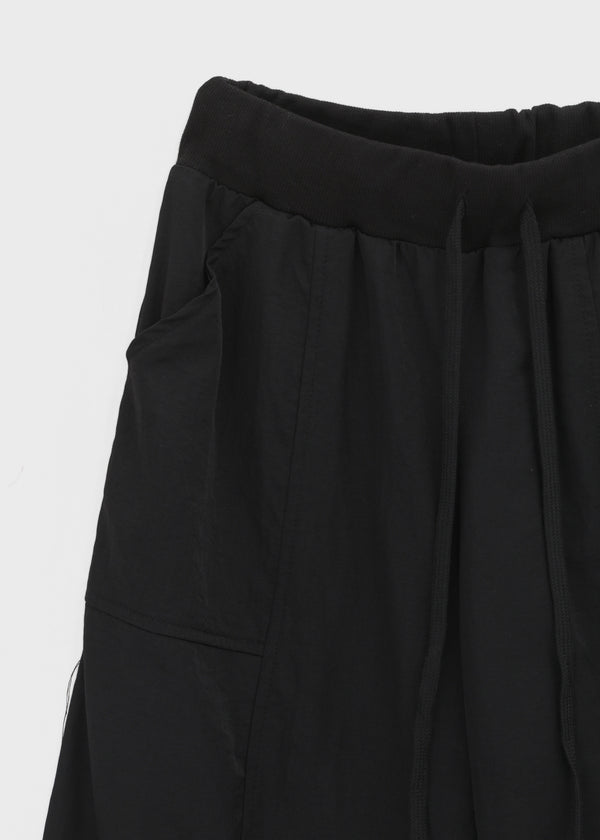Gellet Nylon Button Capri Pants