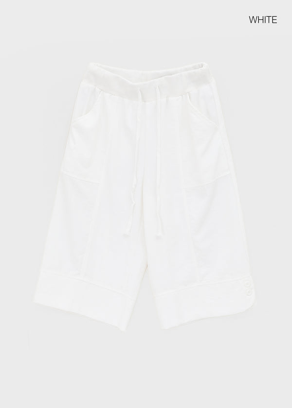 Gellet Nylon Button Capri Pants