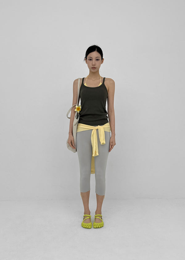 Defeat Capri Leggings