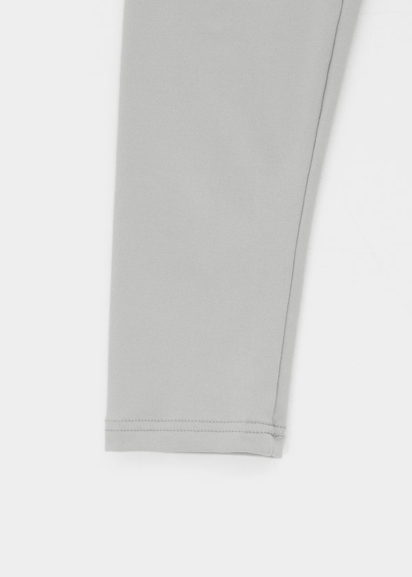 Defeat Capri Leggings