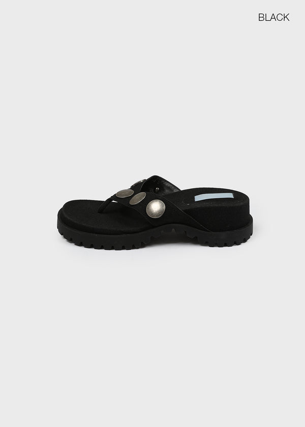 P-form Platform Stud Flip-flops